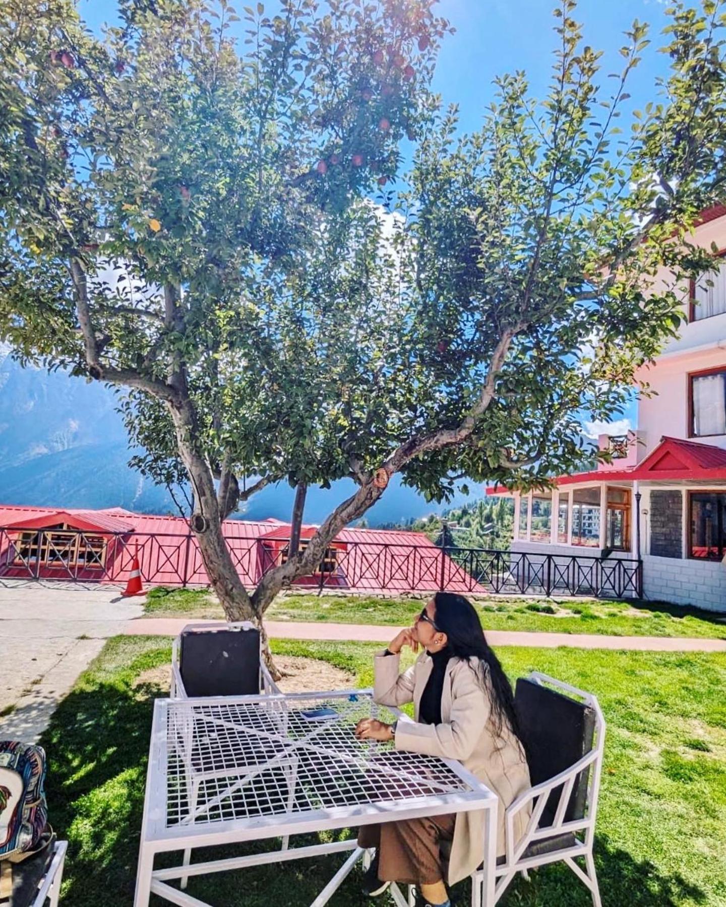 Hotel Rollingrang Kalpa Buitenkant foto