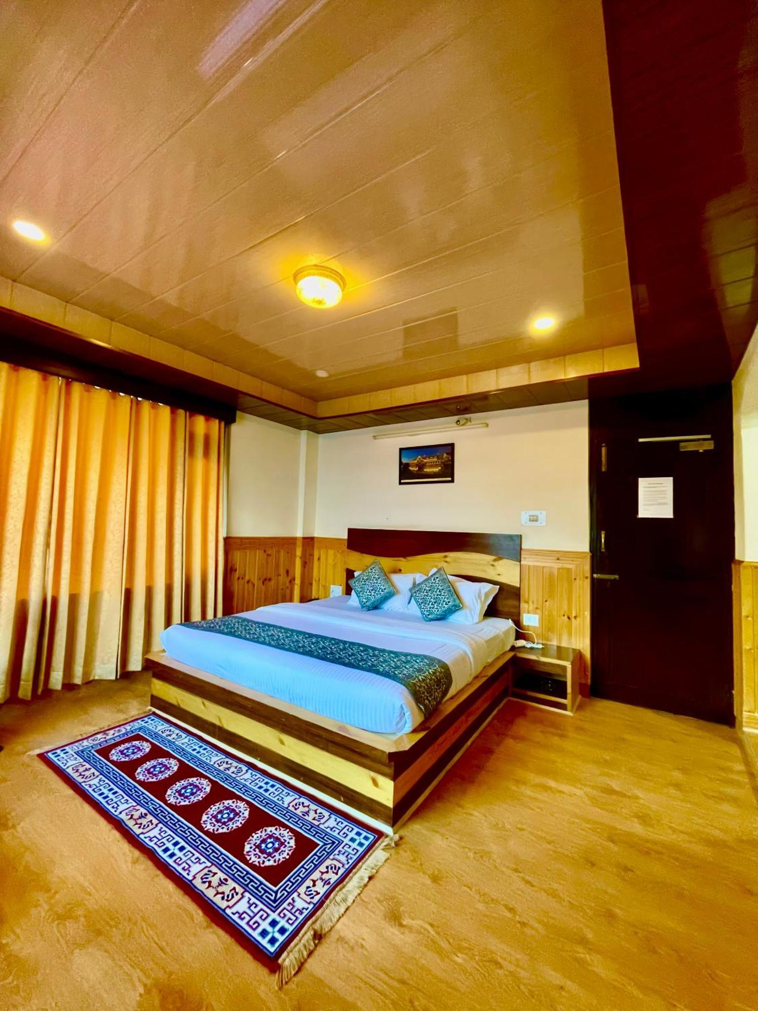 Hotel Rollingrang Kalpa Buitenkant foto