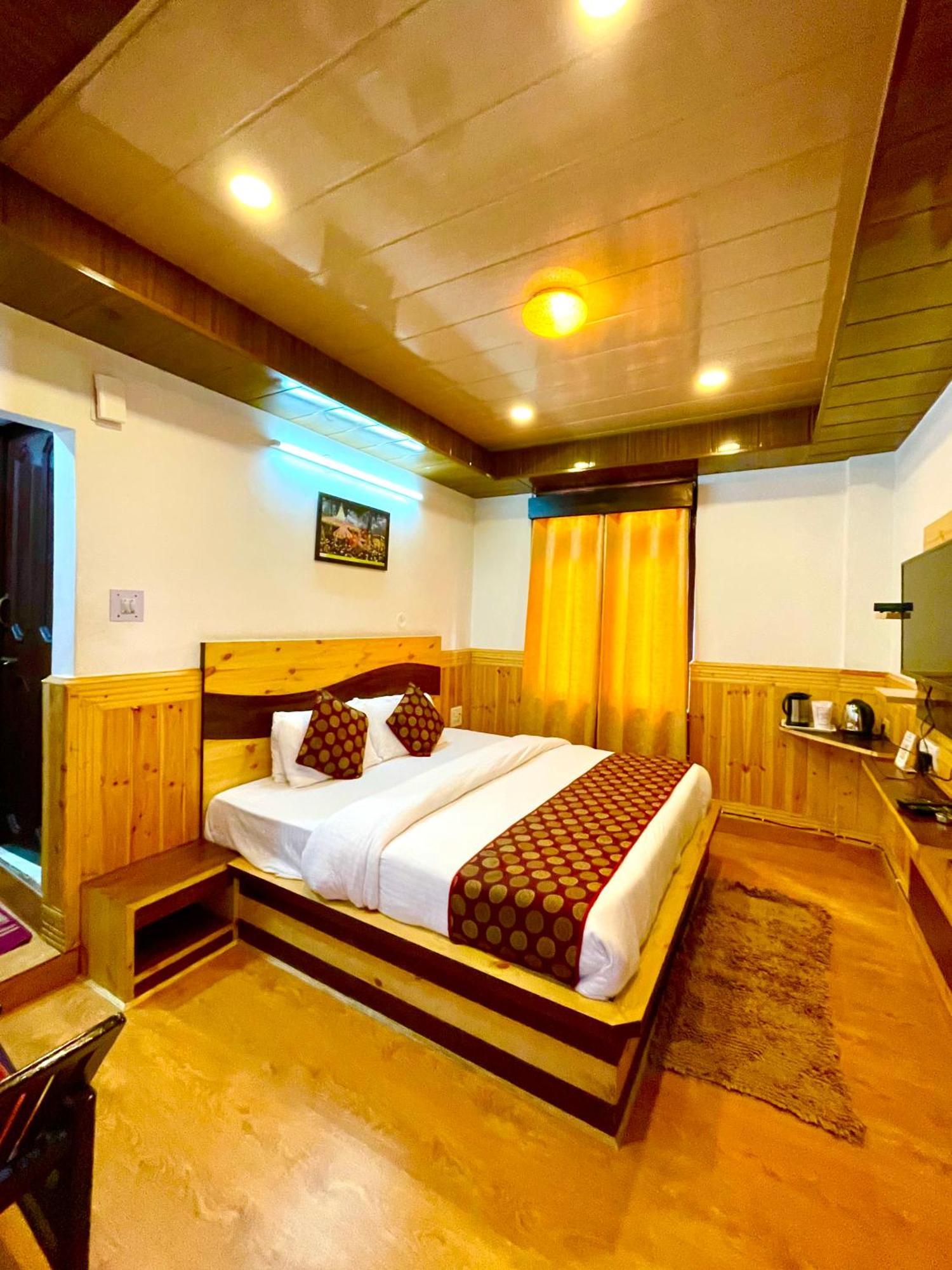 Hotel Rollingrang Kalpa Buitenkant foto