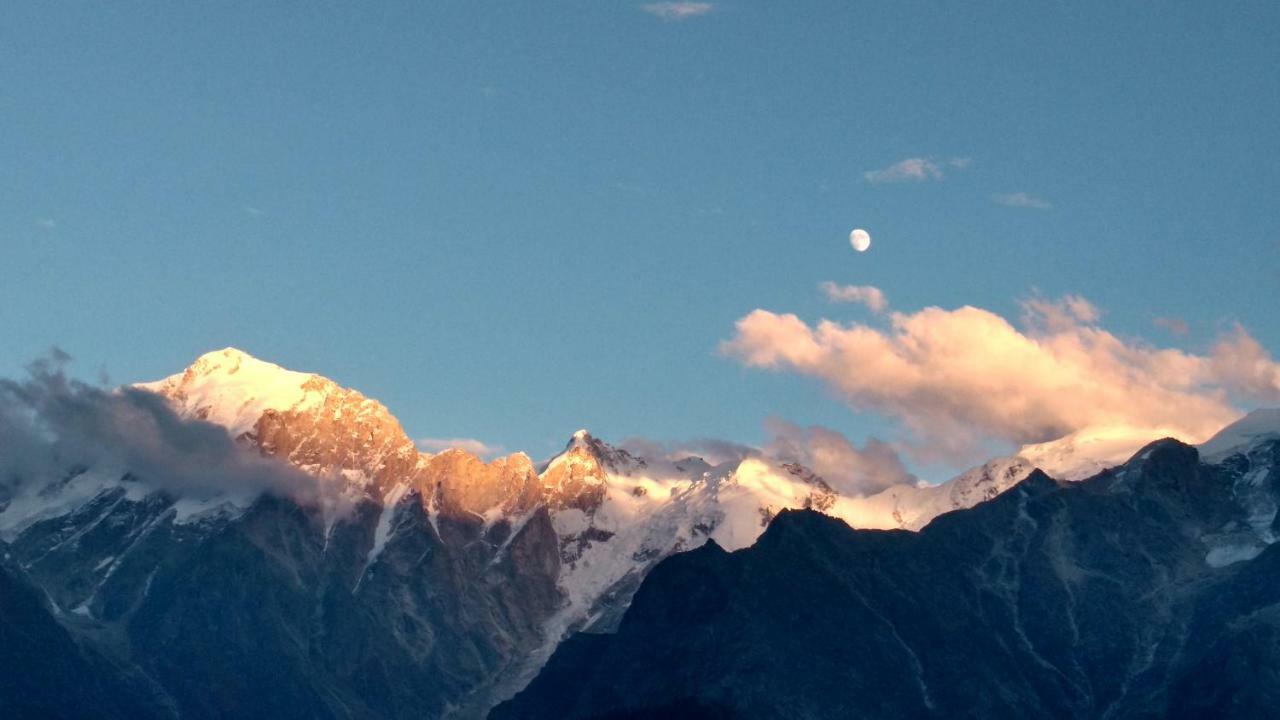 Hotel Rollingrang Kalpa Buitenkant foto